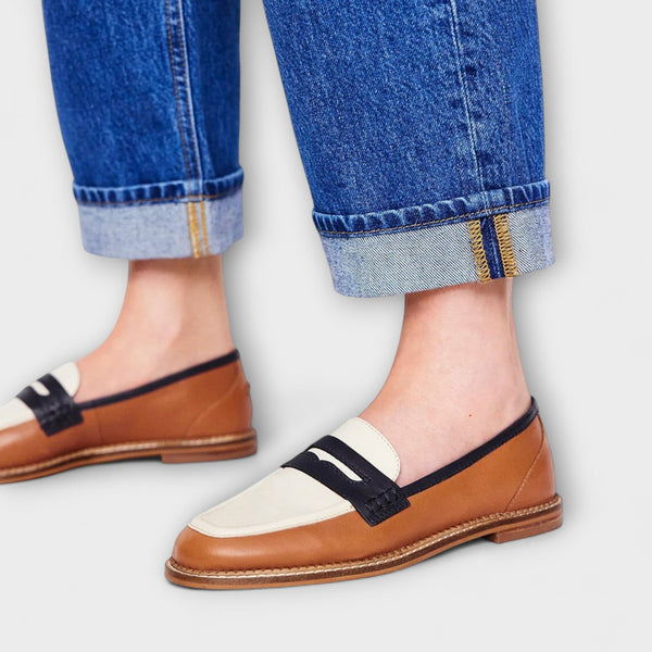 Hanna™ | Ruskea Loafer Pyöreällä Varvalla ja Värilohkomuotoilulla
